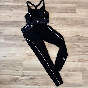 ALO Yoga Women's Black Leggings with White Accents